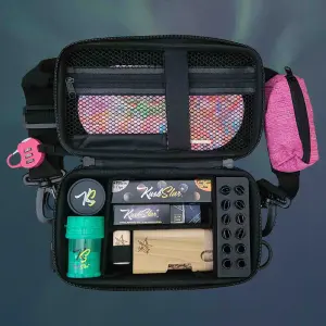 Deluxe Rolling Kit - Smell proof bag with all accessories to roll and share joints