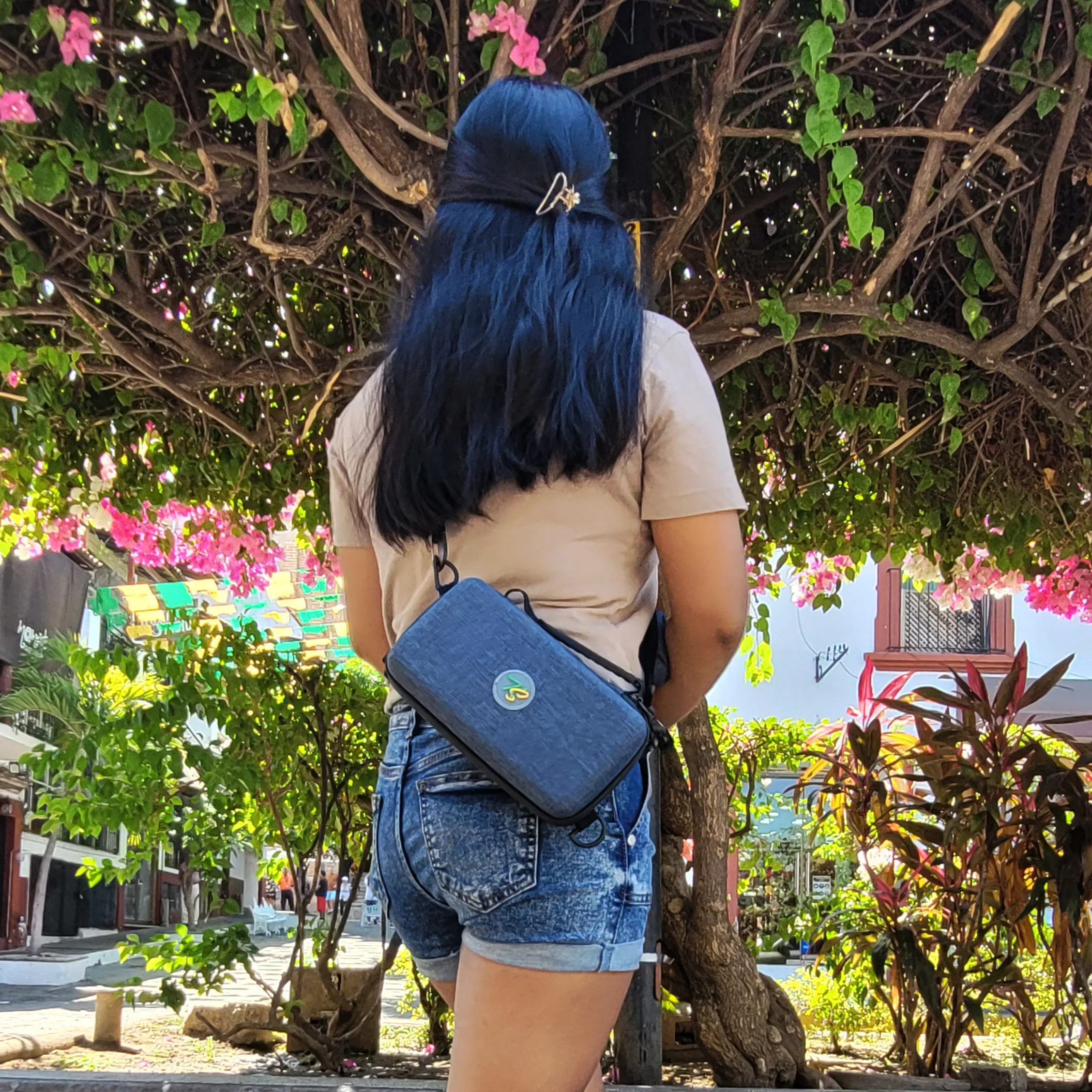Travel Pouch – Lockable and smell proof hard shell carry-on bag - Hard case with with an adjustable shoulder lace with a small pocket on it - Image 6