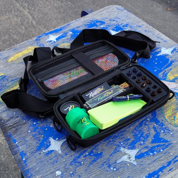 Deluxe Rolling Kit - Smell proof bag with all accessories to roll and share joints - Image 2