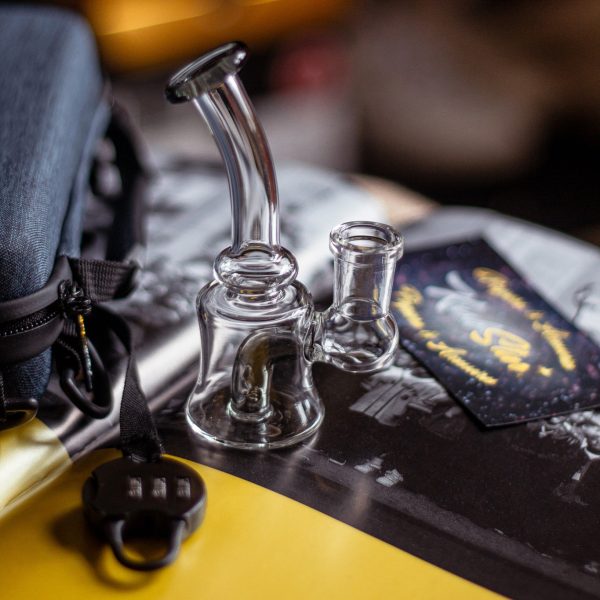 Deluxe Glass Kit - Include a bong, a flower bowl and a dab banger into a smell proof and lockable pouch - Image 4