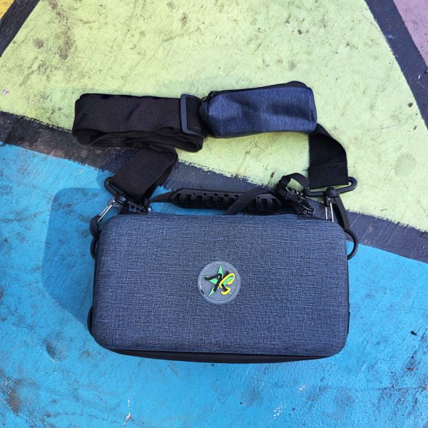 Deluxe Rolling Kit: Smell Proof Lockable Travel Pouch with Grinder and Paper Roll - Image 6